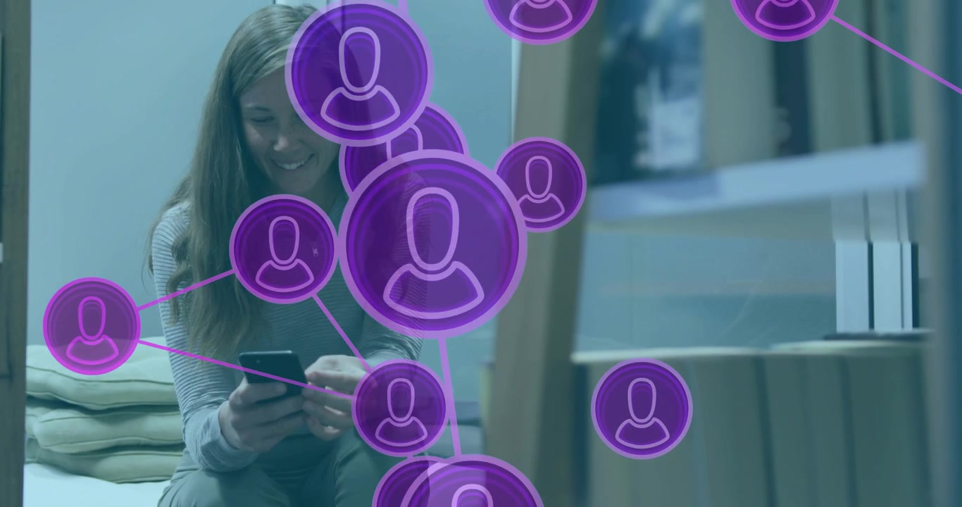 Mujer tocando el teléfono, causando que nodos morados formen una superposición social que conecta contactos y oscurece la vista.