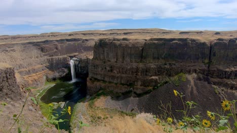 vista panorámica de las cataratas plouse y el río palouse en los scablands del estado de washington oriental cerca del parque estatal de las cataratas palouse
