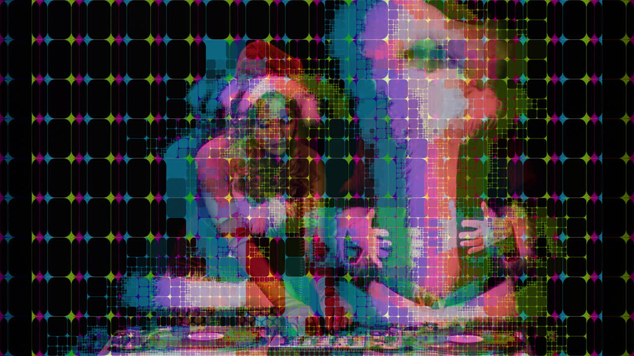 papá noel y la mujer en disfraz de navidad para el rodaje de discoteca de navidad