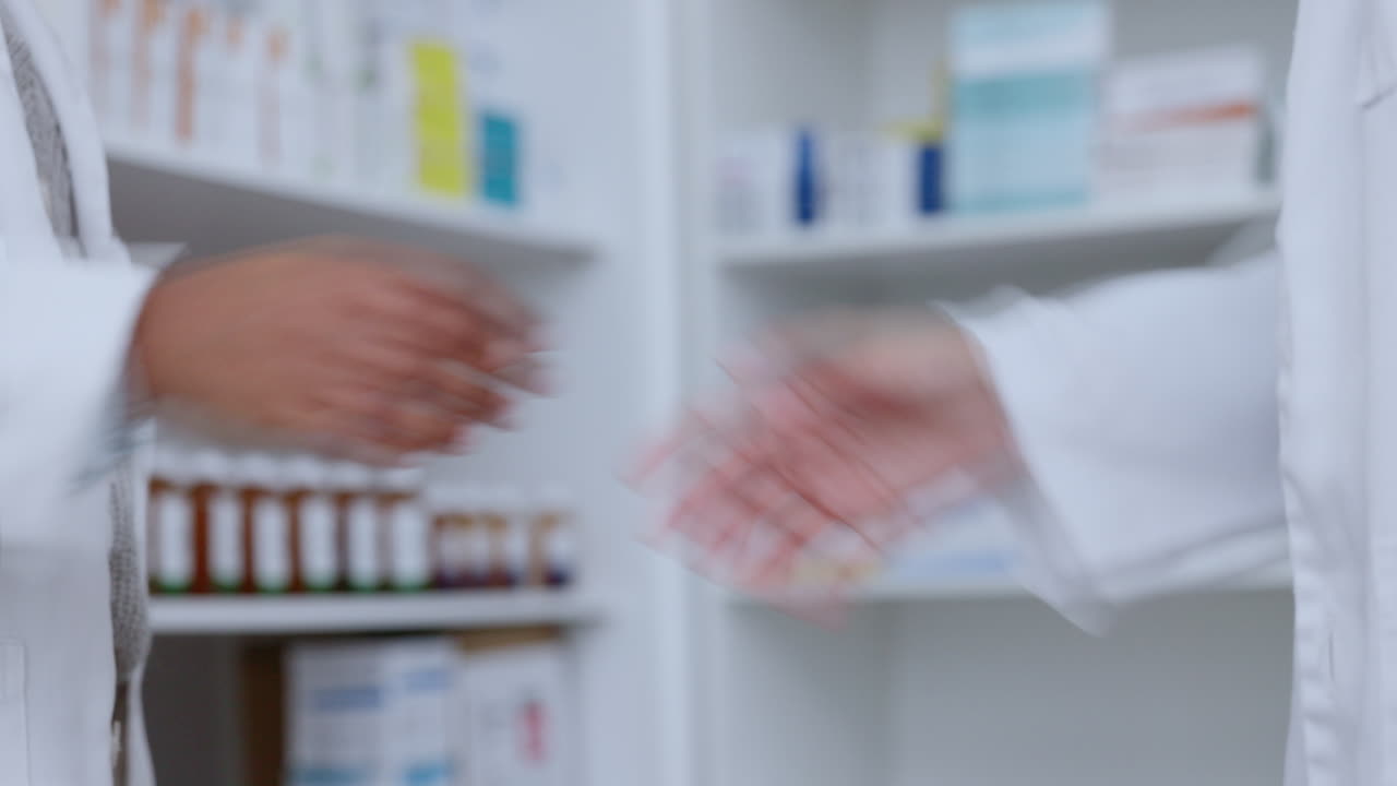 apretón de manos, asociación y aprobación de medicamentos por la fda