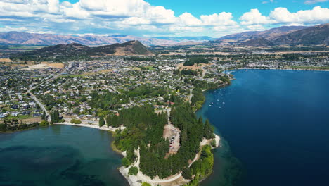 Aerial-of-Wanaka-resort-town-in-South-Island,-New-Zealand