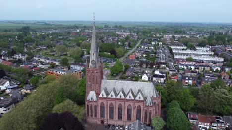 iglesia de san nicolás en ijsselstein y la ciudad circundante, foto aérea