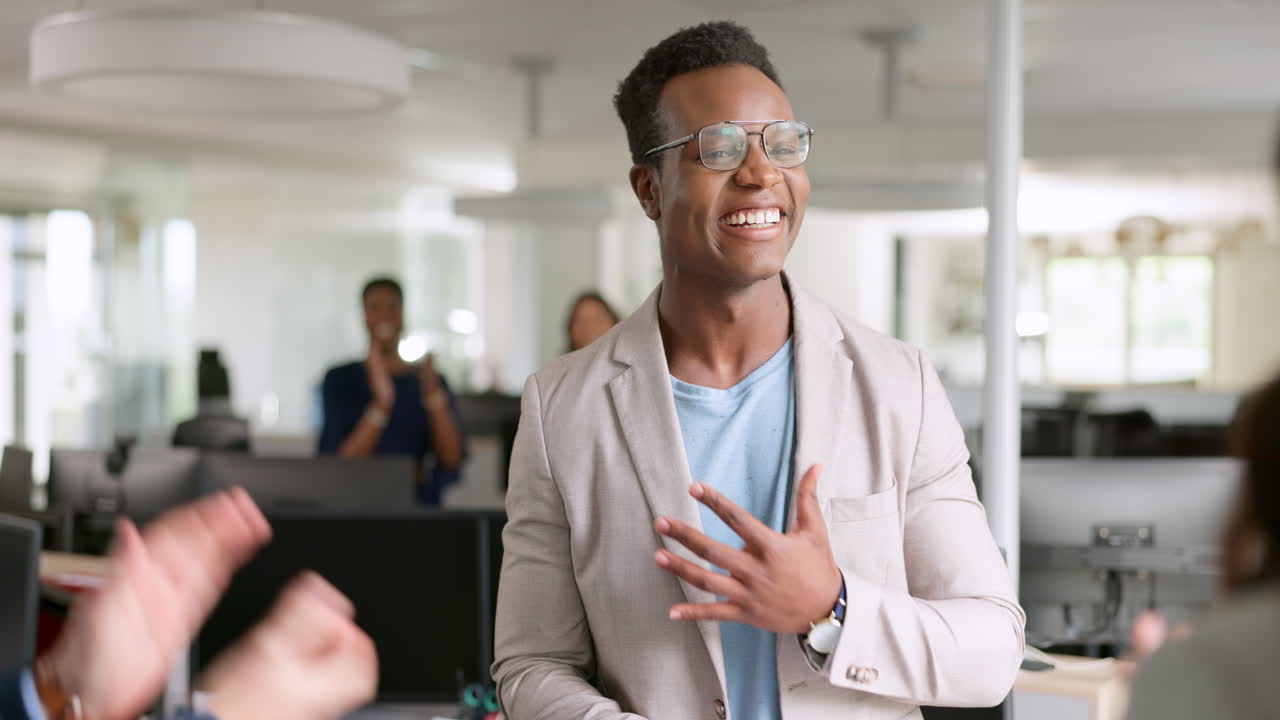 negocios, felicitaciones para el hombre negro