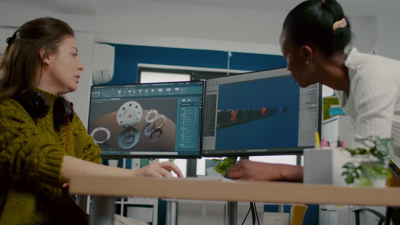 mujeres diversas desarrolladoras de software de juegos que crean interfaces de juegos