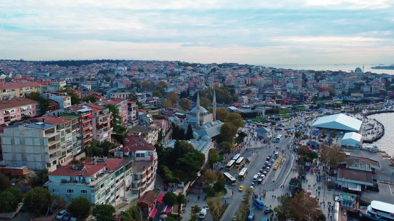 Istanbul, lungomare di Üsküdar, porto, al di là del turismo convenzionale, splendida vista sul Bosforo