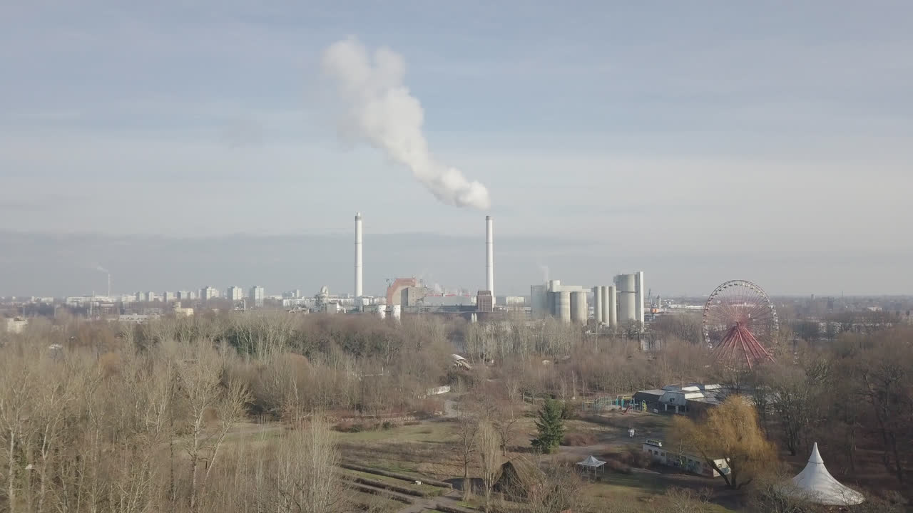 drone di berlino girato nella centrale elettrica 4k