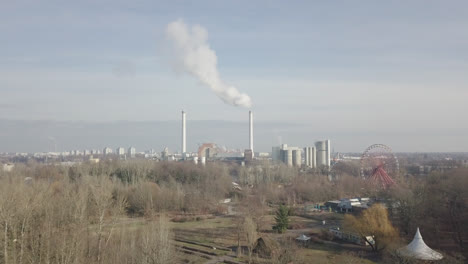 dron de berlín disparado en una central eléctrica de 4k