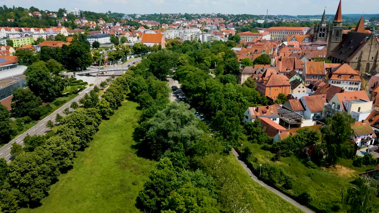 video de un dron aéreo de 4k de la ciudad de st.