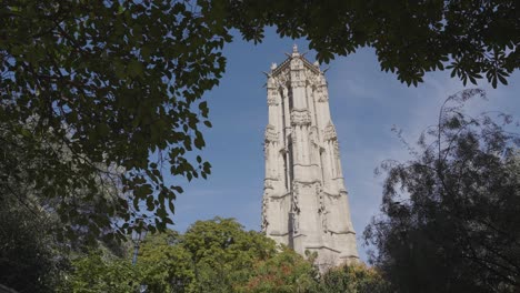 Außenansicht-Des-Turms-Tour-Saint-Jacques-In-Paris,-Frankreich-Vor-Blauem-Himmel-6