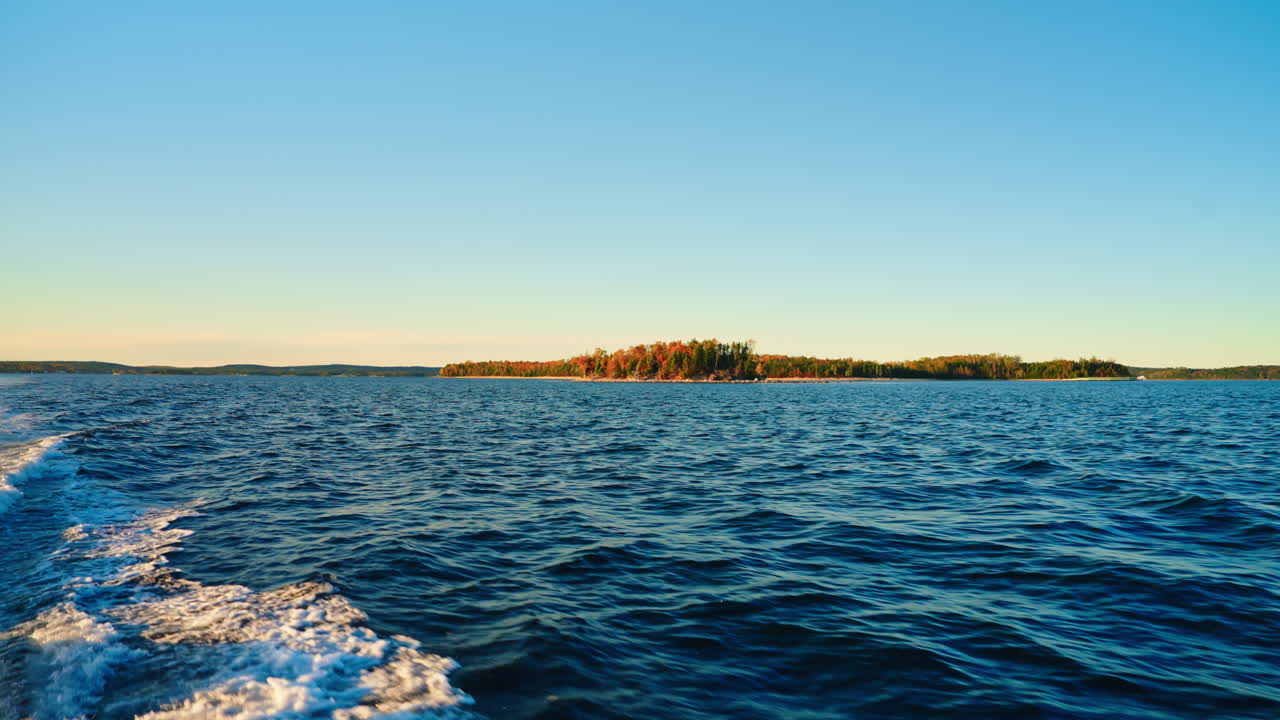 Exploring Oak Island by boat in Nova Scotia. Scenic coastal views, rich history, and mystery, as you cruise past legendary treasure sites and enjoy the island’s natural beauty from the water.