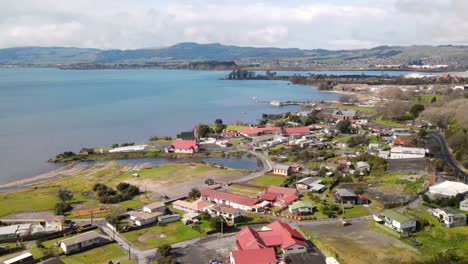 Beautiful-birds-eye-view-of-Ohinemutu-historic-Maori-village,-Rotorua