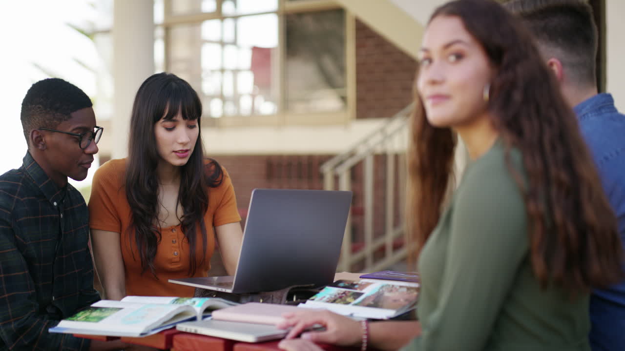 우리는 함께 공부할 때 더 많은 일을 할 수 있습니다.