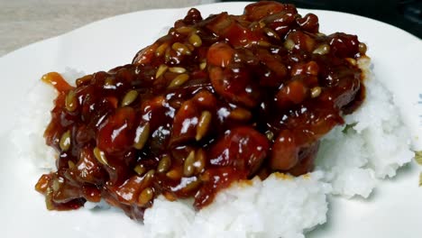 chinese general tsos chicken sweet-sour spicy portion closeup