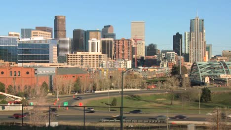 de skyline van denver colorado skyline ion een zonnige dag 2