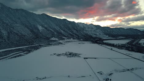 Large-Mountains-Coveredd-With-Snow-At-West-Coast,-Colorado,-USA