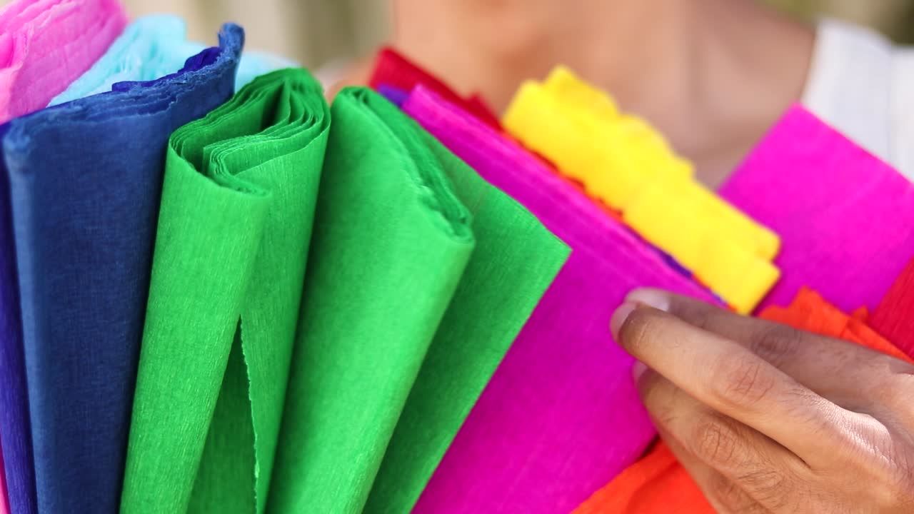 papeles de artesanía vibrantes en una variedad de colores