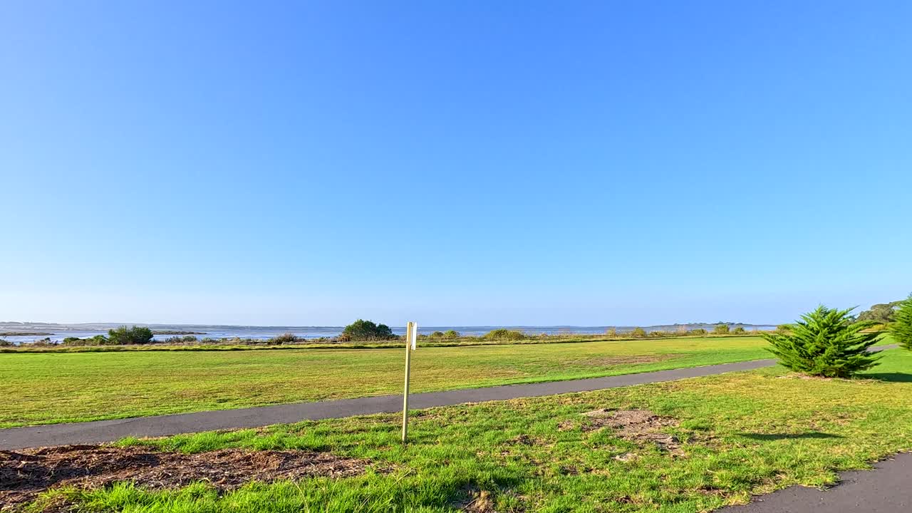 A tranquil 6-second video showcasing lush greenery and clear skies in Bellarine, Victoria, Australia. Captures a peaceful, natural environment