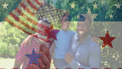 animación de la bandera estadounidense sobre una familia afroamericana sonriendo