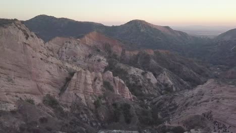 Incredible-view-of-California-mountains-and-the-sunsetting