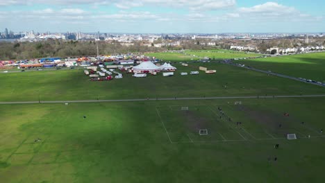 Zirkus-Und-Jahrmarkt-Blackheath-Im-Südosten-Londons-Drohne,-4K-Luftaufnahmen