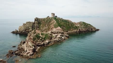 torre degli appiani en la isla de punta ala, en italia
