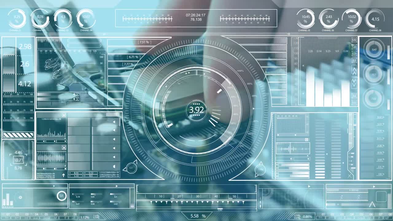 un tecnico sta riparando un chip su una scheda madre