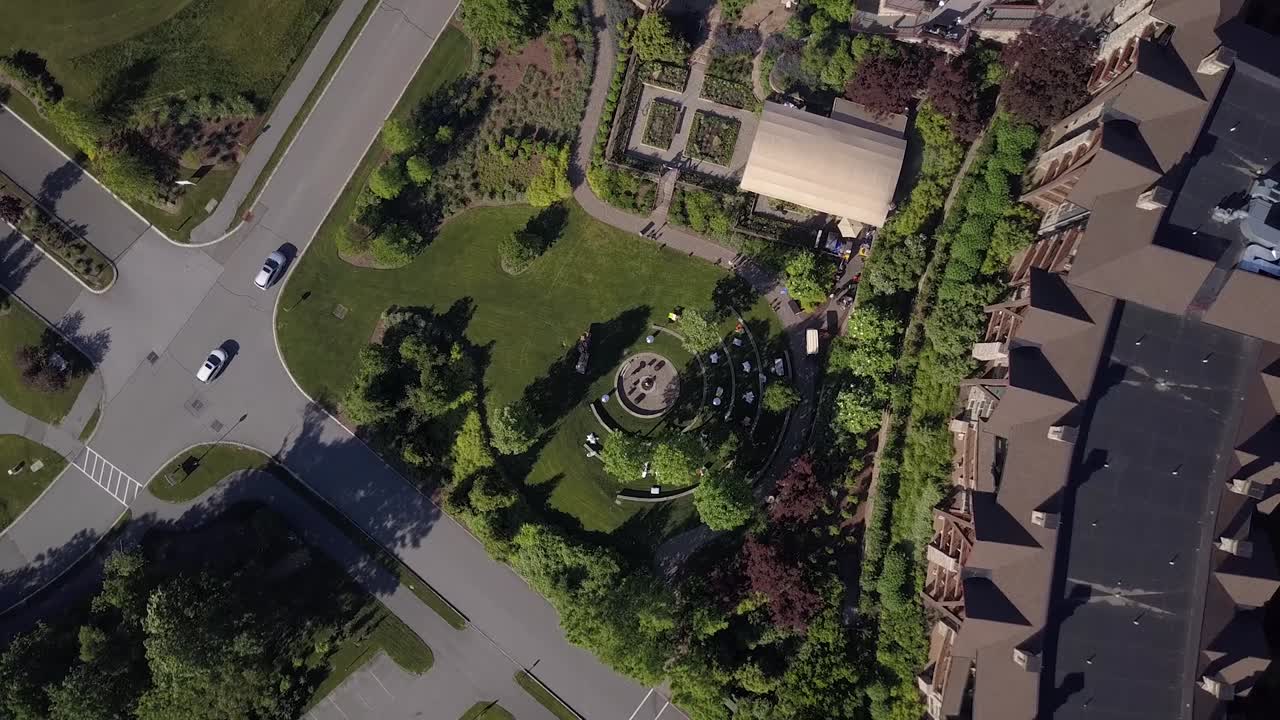 크리스탈 스프링스 리조트의 회전하는 드론 영상 - 함부르크, 뉴저지