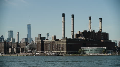 Planta-De-Generación-De-Energía-En-El-East-River-De-La-Ciudad-De-Nueva-York