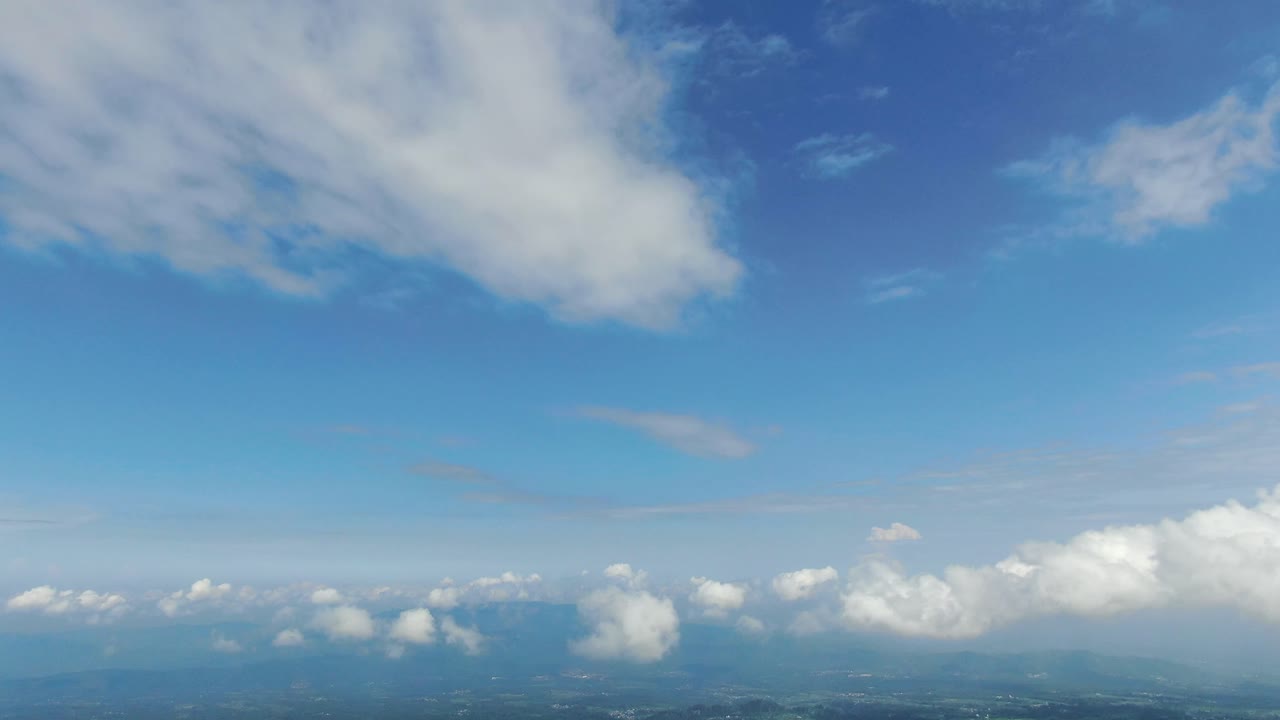 푸른 하늘과 푹신한 구름 풍경 배경, cloudscape 조감도