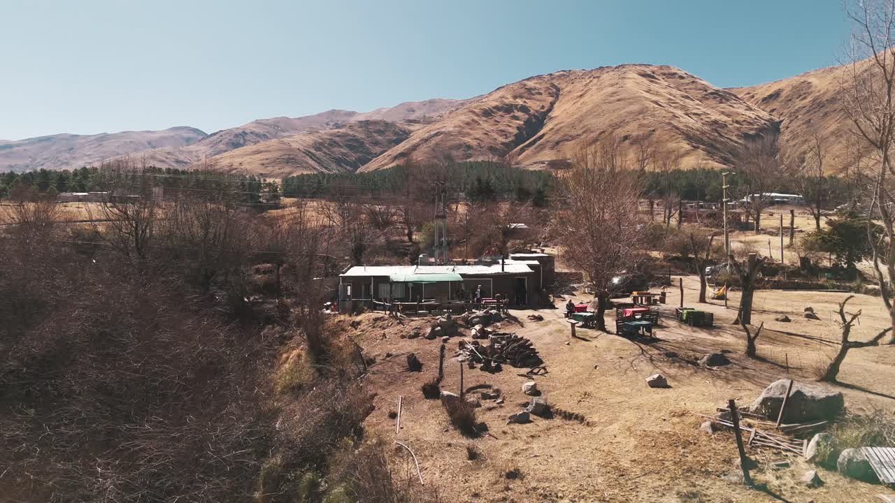 Aerial image of a small family restaurant located on Provincial Route 307, which connects Tafí del Valle with Amaicha del Valle.