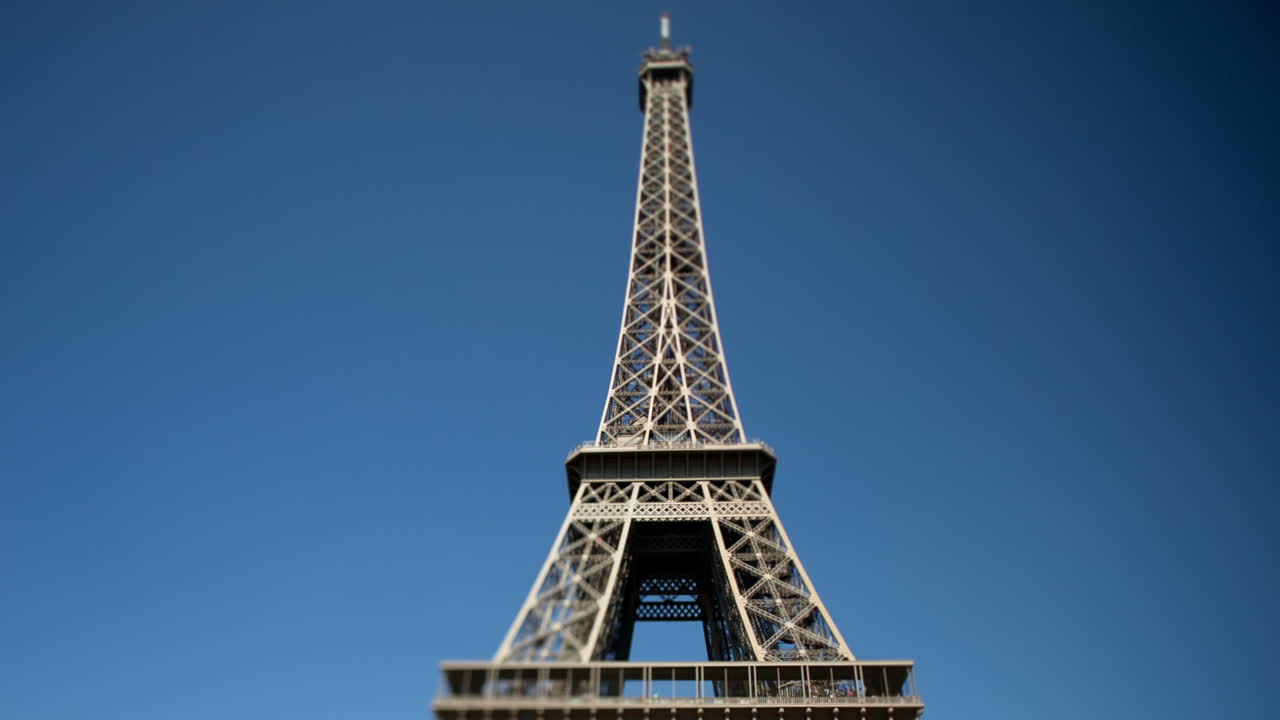 video de la torre eiffel 02