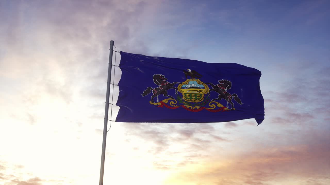 Bandiera dello stato della Pennsylvania che sventola al vento. Sfondo con cielo drammatico. 4K