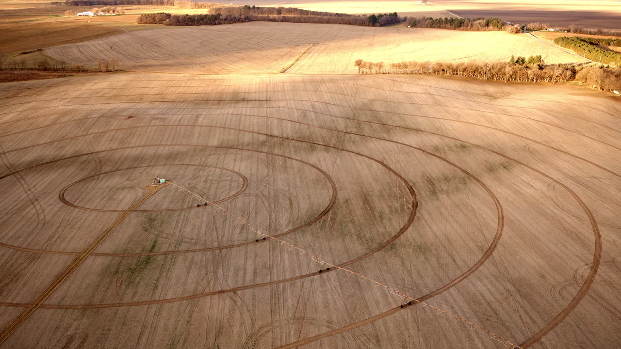 Paesaggio aereo di campi agricoli infiniti nella regione di Peoria.