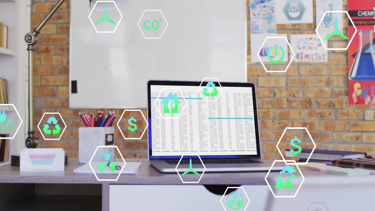 animación de iconos de ecología en computadora portátil con procesamiento de datos en la oficina
