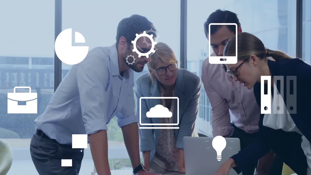 animación de iconos digitales sobre diversos colegas discutiendo juntos en la oficina.