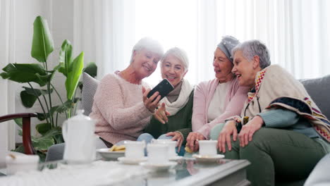 Phone,-social-media-and-senior-woman-friends