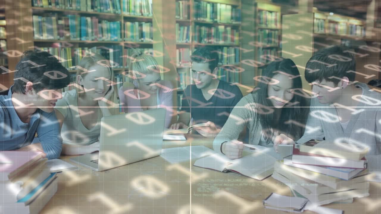 図書館で本とラップトップを使って勉強している多様な人種の学生の上に表示されるバイナリコードのアニメーション