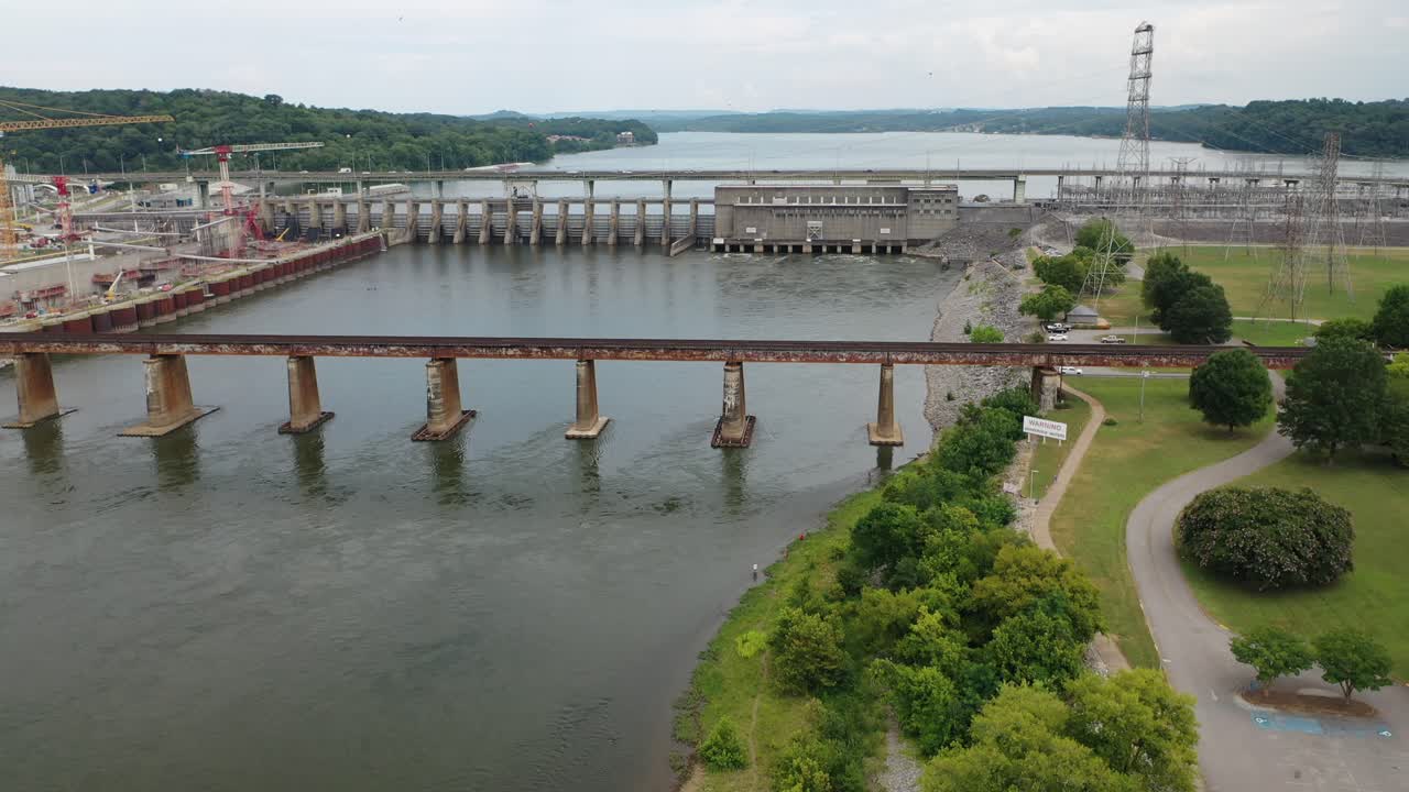 Stunning 4K drone footage of Chickamauga Dam, showcasing its structure, the Tennessee River, and scenic beauty. Perfect for infrastructure, travel, or history projects