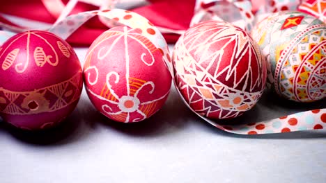 huevo de pascua tradicional ucraniano hecho a mano pysanka
