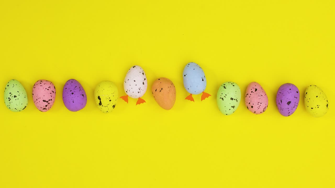 부활절 달이 움직이고 두 개의 다리가 노란색 테마에서 스 모션으로 나옵니다.