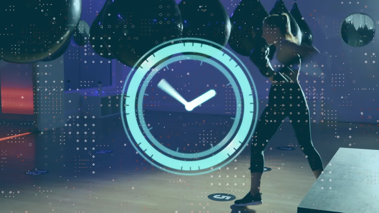 animación de reloj de neón contra una boxeadora caucásica practicando golpes en el gimnasio