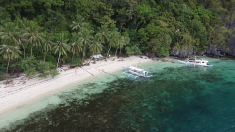 mueble aéreo, bahía de pasandigan en la isla de cadlao, el nido