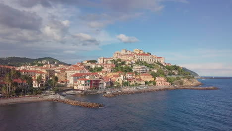 Imperia-Porto-Maurizio,-Vista-Aérea-De-La-Ciudad-Histórica-De-Borgo-Prino