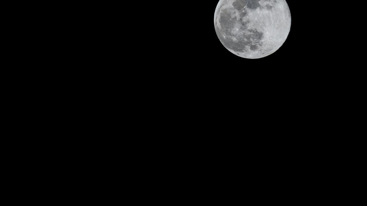 아름다운 일본의 보름달의 타임스