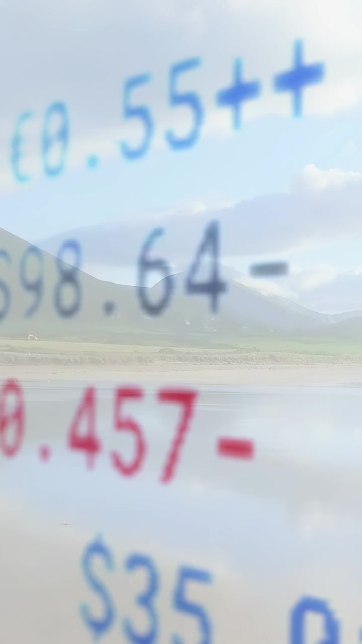 Video verticale: Sovrapposizione HUD finanziaria che appare sulla spiaggia, valori in scorrimento che mostrano le fluttuazioni valutarie.