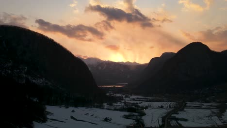 Goldener-Sonnenuntergang,-Bohinjer-See,-Slowenien