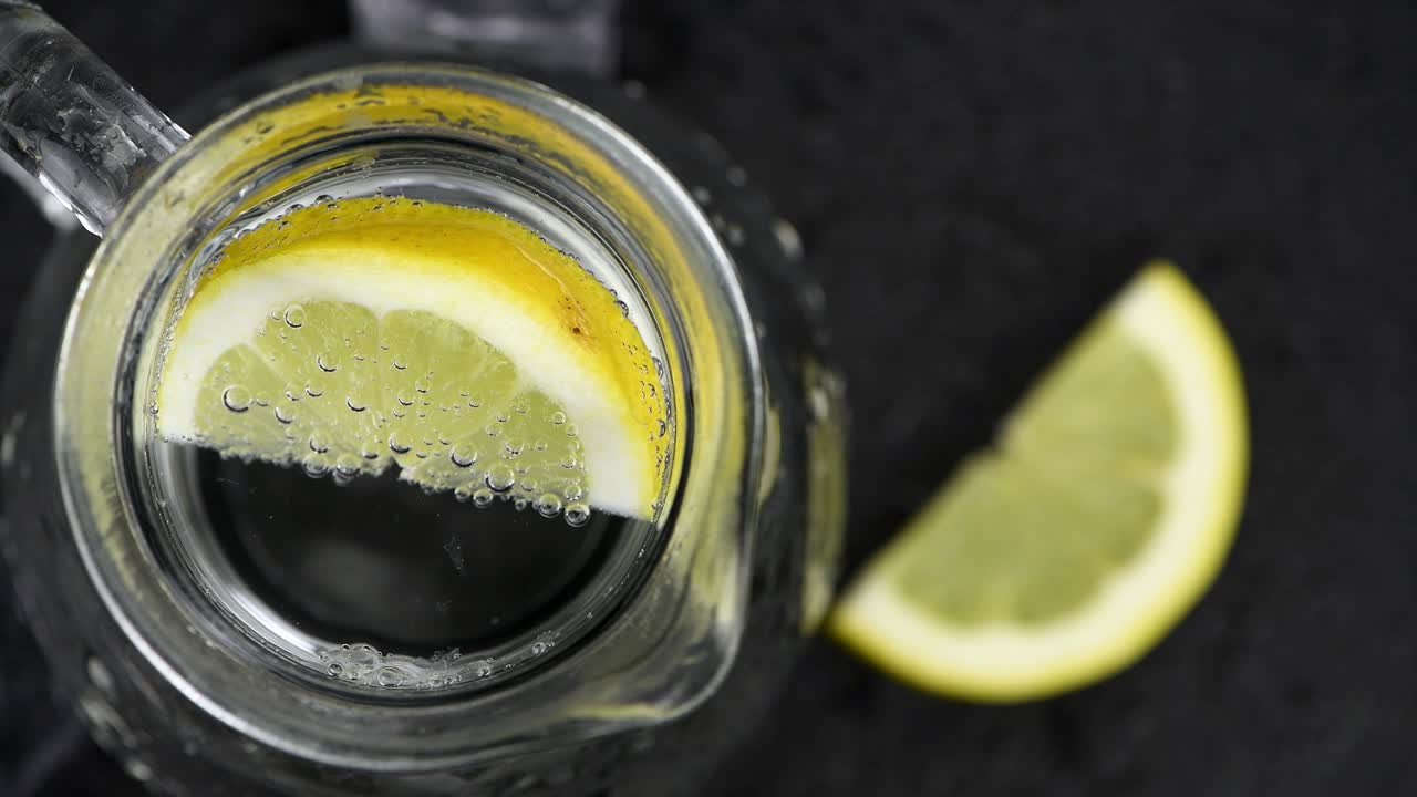 agua con gas (imágenes en bucle sin interrupción; 4k)