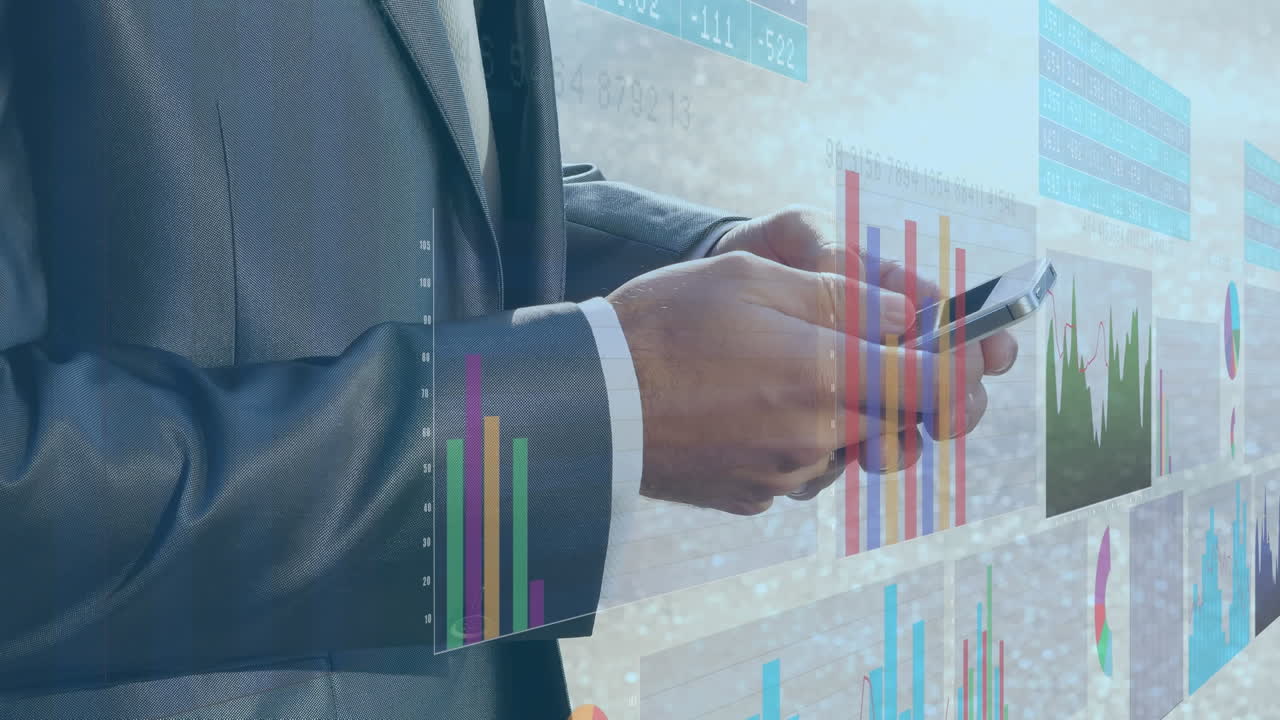 Animazione di interfaccia infografica multicolore, busto di uomo d'affari caucasico che usa il cellulare