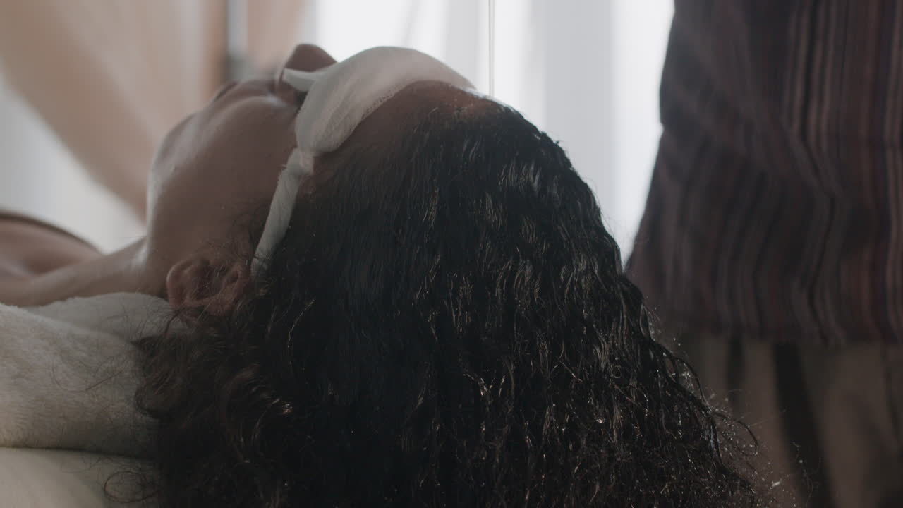 Ayurvedic Shirodhara Treatment