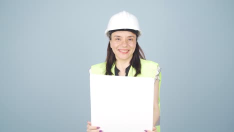 el ingeniero que tiene el proyecto se ríe.